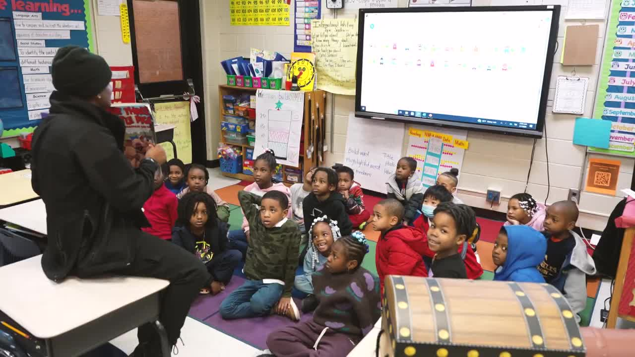 Thumbnail image for DCSD Read Across DeKalb - Woodridge Elementary